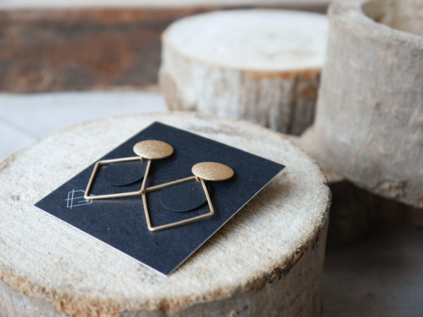 Groot vierkant met frosted schijfje - goud