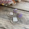 Cabochon oorsteker hars met goudvlokken en frosted vierkant - Afbeelding 4