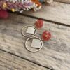 Cabochon oorsteker hars met goudvlokken en frosted vierkant - Afbeelding 2