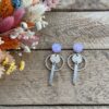 Cabochon oorsteker hars met goudvlokken en frosted cirkel en staafje - Afbeelding 2