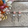 Cabochon oorsteker hars met goudvlokken en frosted cirkel en staafje - Afbeelding 3