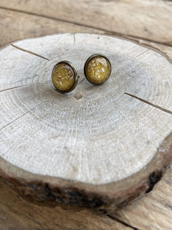 Cabochon oorsteker hars in combinatie met goudvlokken - Afbeelding 4