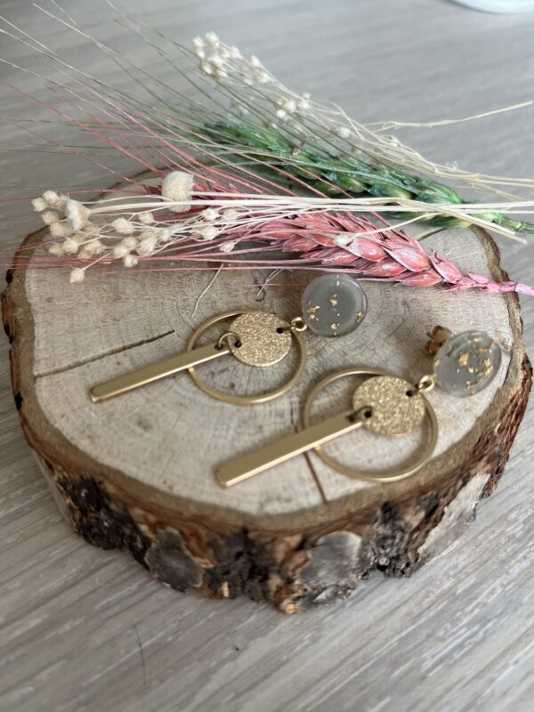 Cabochon oorsteker hars met goudvlokken en frosted cirkel en staafje - Afbeelding 6