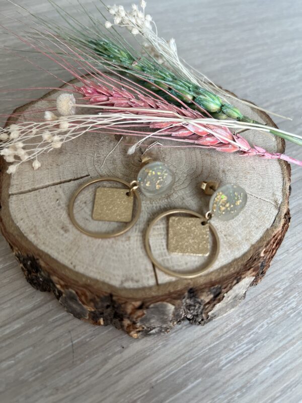 Cabochon oorsteker hars met goudvlokken en frosted vierkant - Afbeelding 7