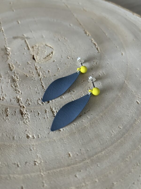 Oorsteker met twist - 01